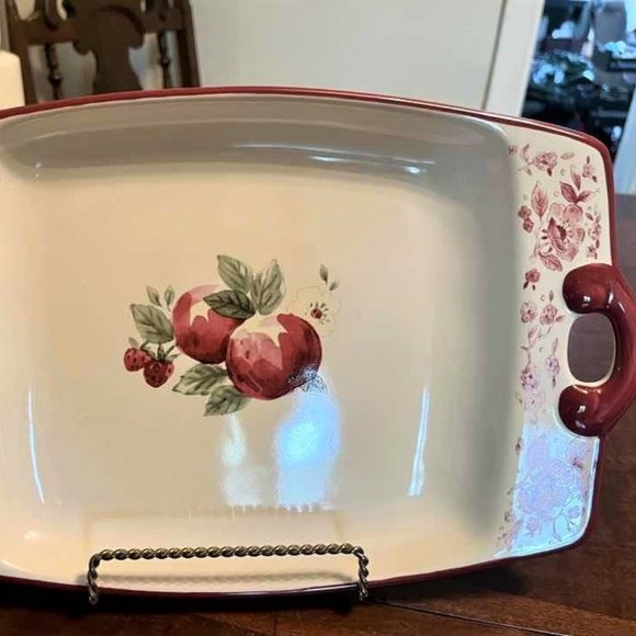 Pfaltzgraff Delicious 3Tray Serving Set | Nesting Platters - Picture 8 of 16